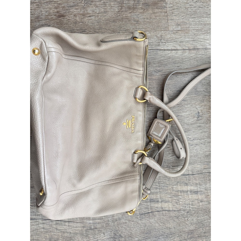 100% AuthenticPrada Vitello Phenix Argilla Grey  Leather Tote Bag Gold Hardware - Picture 3 of 5